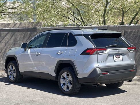 Used 2022 Toyota RAV4 XLE FWD image 6