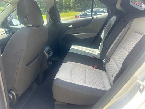 Used 2021 Chevrolet Equinox LS FWD image 16