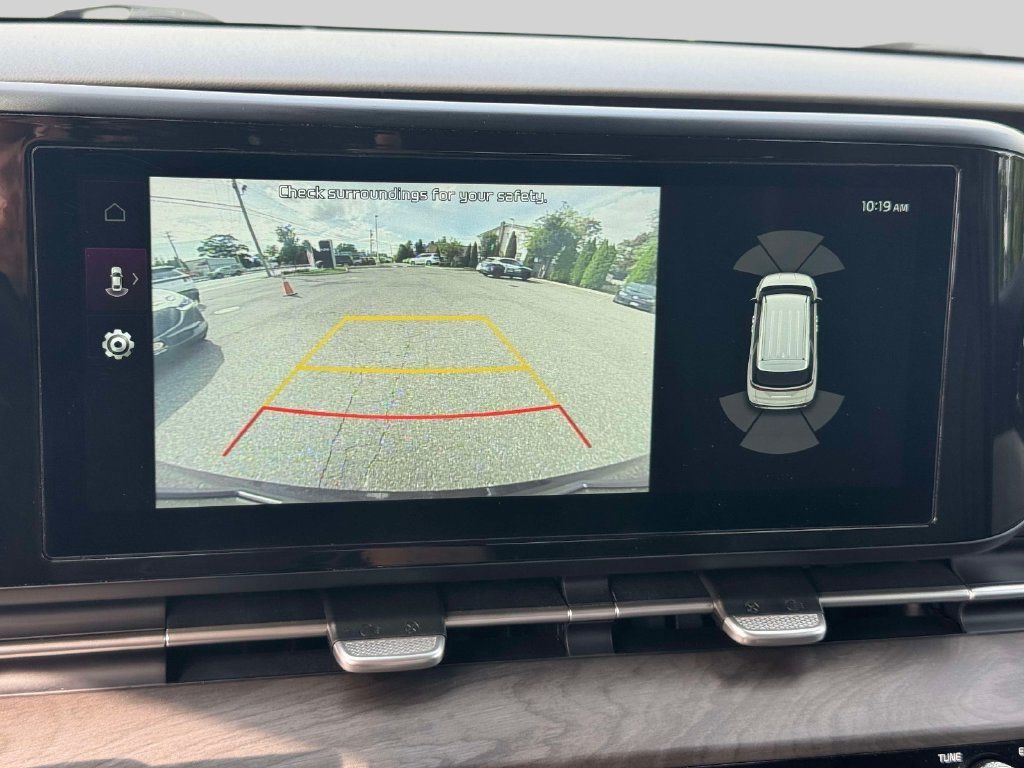Used 2024 Kia Carnival EX FWD image 26