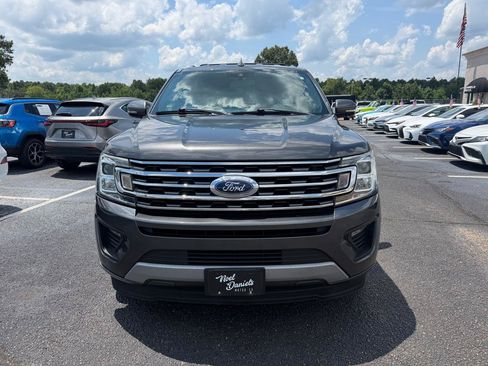 Used 2019 Ford Expedition XLT RWD image 3