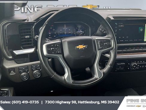 Used 2025 Chevrolet Silverado 3500 LT w/ Safety Package AWD/4WD image 13