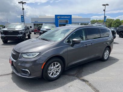 Used 2023 Chrysler Pacifica Touring-L