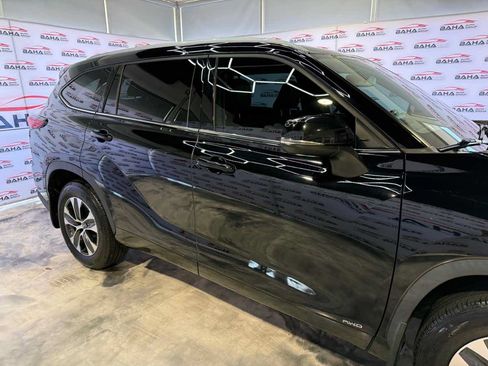 Used 2022 Toyota Highlander XLE AWD/4WD image 8