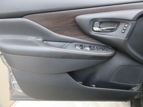 Used 2023 Nissan Murano Platinum w/ Cargo Package image 29