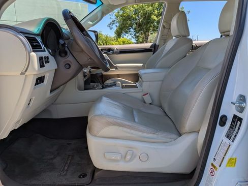 Used 2018 Lexus GX 460 Premium w/ Premium Package AWD/4WD image 16