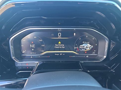 Used 2024 GMC Sierra 1500 SLT w/ SLT Premium Plus Package image 28