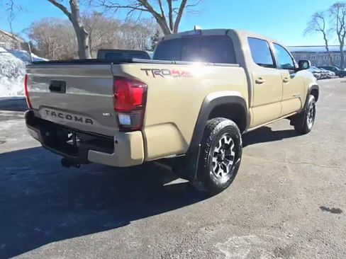 Used 2018 Toyota Tacoma TRD Off-Road image 5