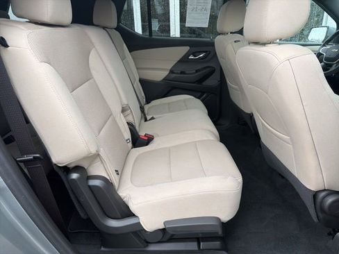 Used 2023 Chevrolet Traverse LS AWD/4WD image 16