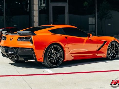 Used 2019 Chevrolet Corvette Stingray Coupe w/ Carbon Flash Badge Package RWD image 52
