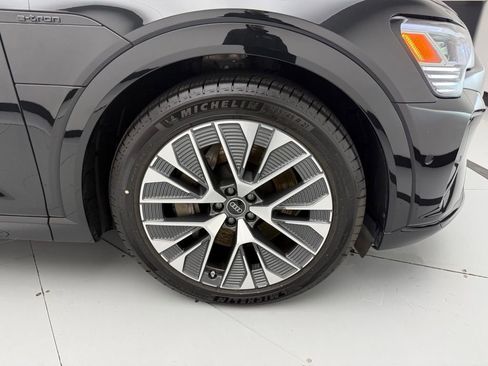 Used 2024 Audi Q8 e-tron Prestige w/ Prestige Package image 43