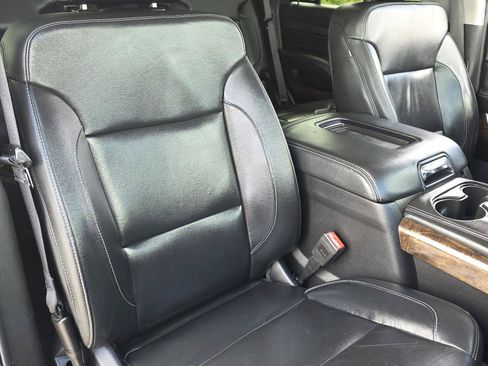 Used 2020 Chevrolet Tahoe LT w/ Texas Edition Package RWD image 17