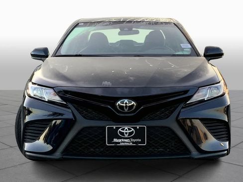 Used 2020 Toyota Camry SE image 4