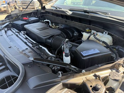 Used 2021 Chevrolet Suburban LT AWD/4WD image 38