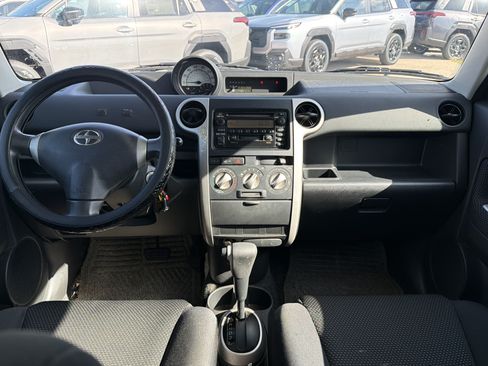 Used 2005 Scion xB FWD image 10