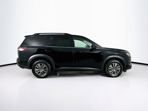 Used 2025 Nissan Pathfinder SV AWD/4WD image 10