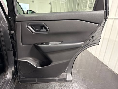 Used 2024 Nissan Rogue S AWD/4WD image 13