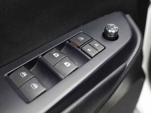 Used 2019 Toyota Highlander XLE AWD/4WD image 13