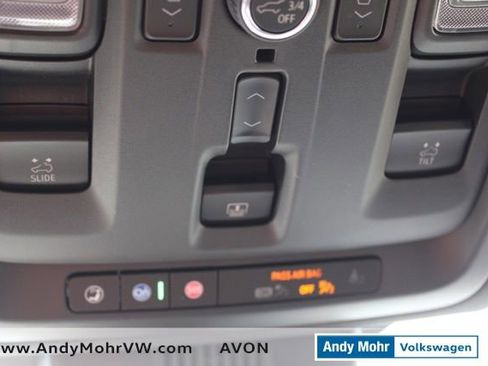 Used 2023 Chevrolet Tahoe Premier w/ Premium Package AWD/4WD image 32