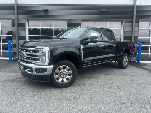 Used 2024 Ford F350 Lariat w/ Lariat Ultimate Package AWD/4WD image 1
