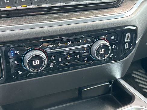 Used 2025 Chevrolet Silverado 1500 LTZ w/ LTZ Premium Package image 19