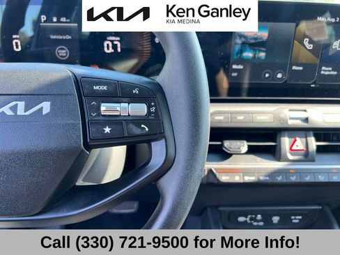 Certified 2025 Kia K4 FWD image 32