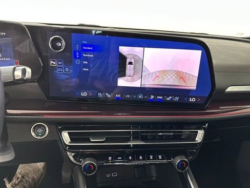 Used 2024 Chevrolet Traverse RS image 22