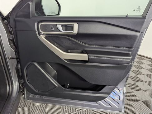 Used 2024 Ford Explorer XLT image 35