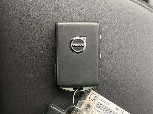 Used 2023 Volvo XC60 T8 Plus w/ Climate Package image 24