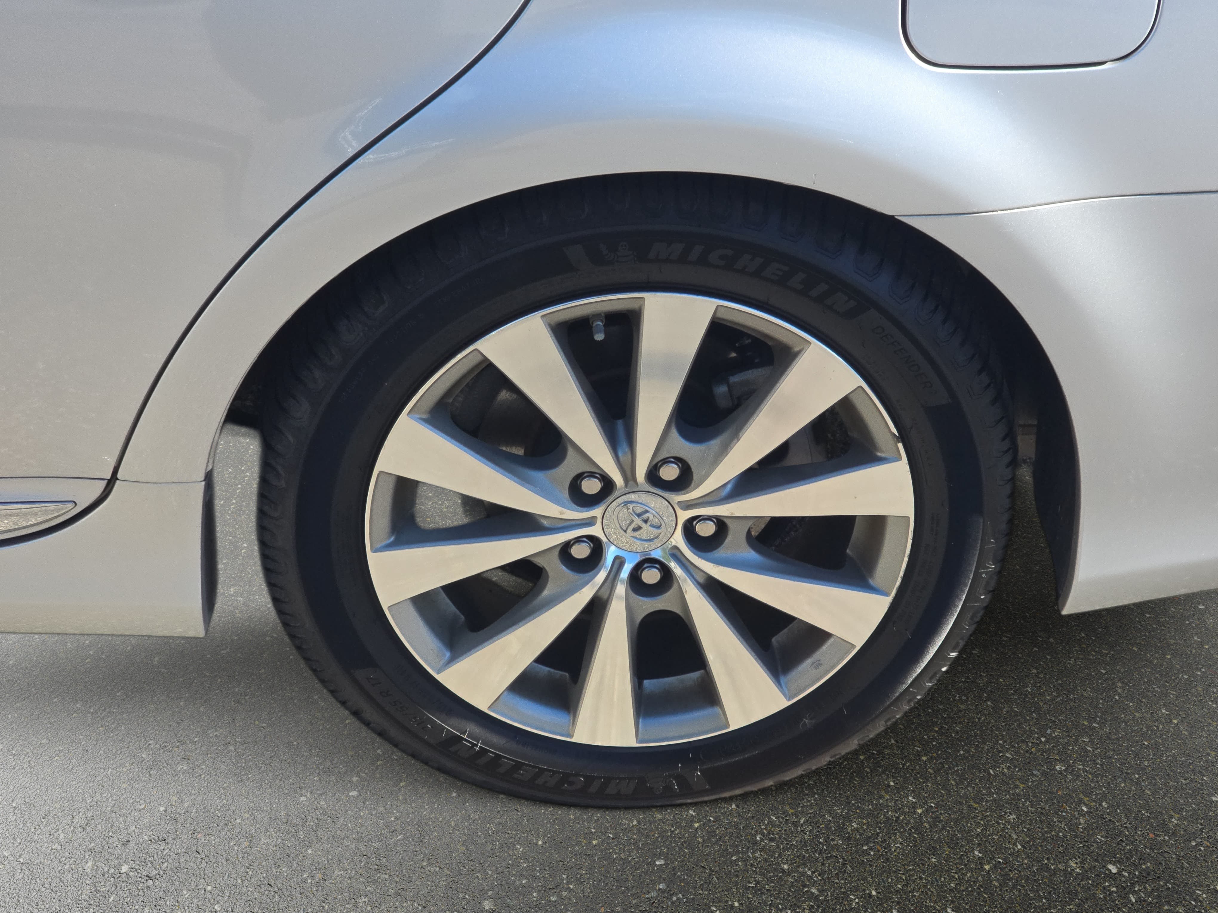 Used 2012 Toyota Avalon Limited FWD image 33