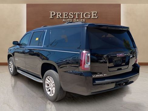 Used 2016 GMC Yukon XL SLE w/ Convenience Package image 4