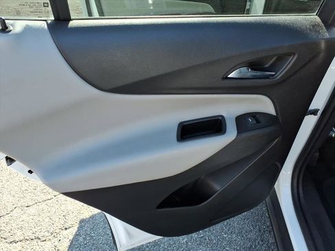 Used 2022 Chevrolet Equinox LT image 19
