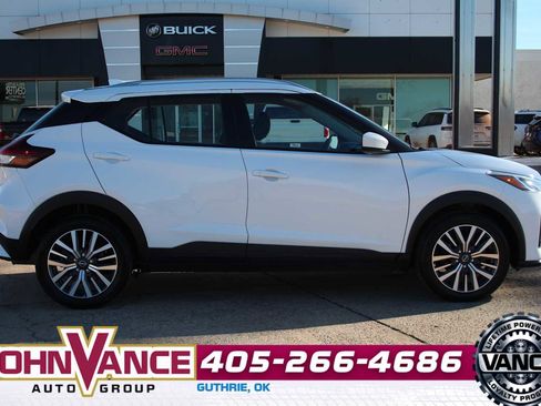Used 2022 Nissan Kicks SV image 13