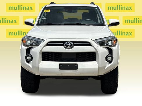 Used 2021 Toyota 4Runner SR5 AWD/4WD image 15