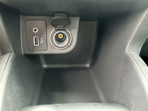 New 2025 Nissan Kicks Play S image 7