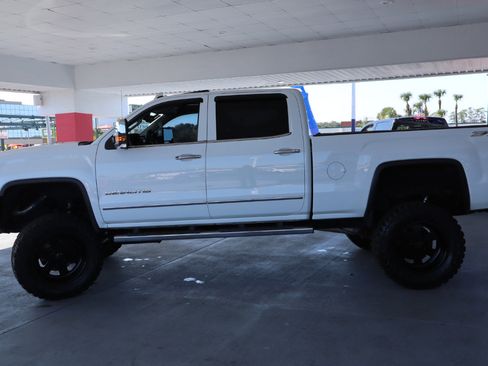 Used 2015 GMC Sierra 3500 Denali w/ Duramax Plus Package image 10