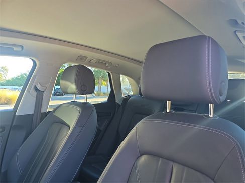Used 2022 Audi Q5 2.0T Premium w/ Convenience Package image 5