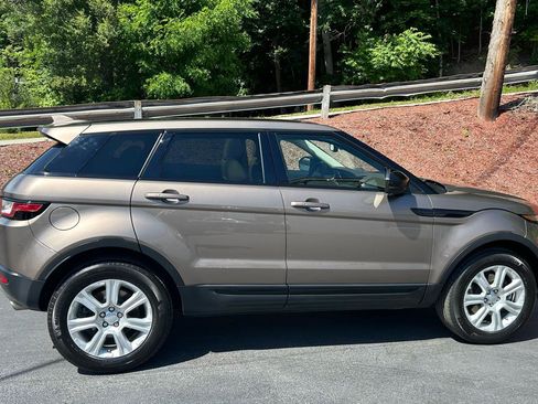Used 2018 Land Rover Range Rover Evoque SE AWD/4WD image 6