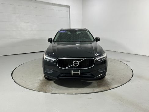 Used 2018 Volvo XC60 T5 Momentum w/ Vision Package AWD/4WD image 16