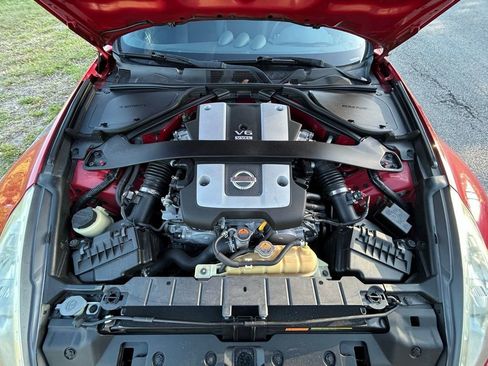 Used 2017 Nissan 370Z Touring image 11