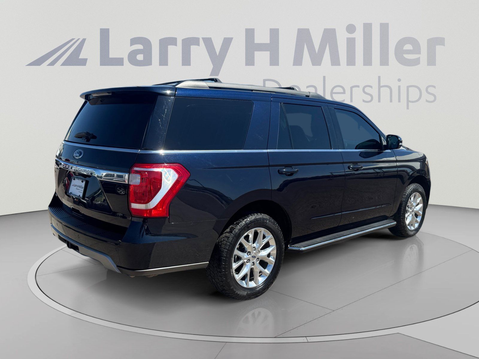 Used 2021 Ford Expedition XLT AWD/4WD image 5