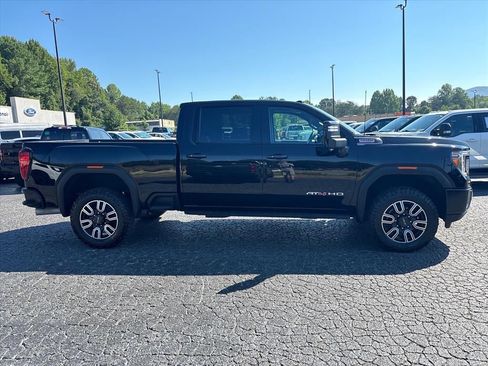 Used 2022 GMC Sierra 2500 AT4 w/ AT4 Premium Plus Package AWD/4WD image 9