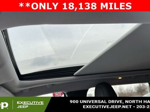 Used 2021 Jeep Cherokee Limited image 10