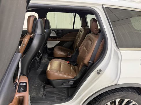 Used 2020 Lincoln Aviator Reserve w/ Equipment Group 201A AWD/4WD image 12