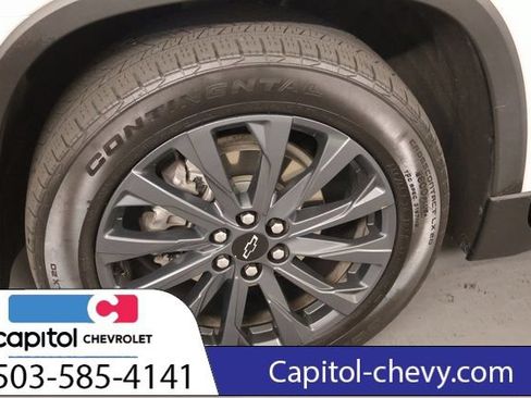 Used 2023 Chevrolet Traverse RS w/ LPO, Cargo Package AWD/4WD image 9