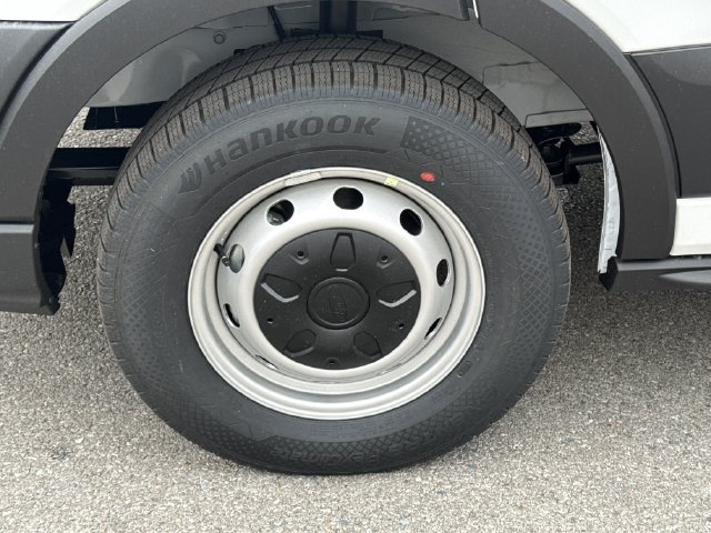Used 2027 Ford Transit 250 Low Roof RWD image 12