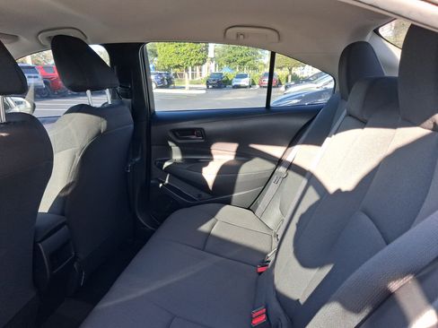 Used 2022 Toyota Corolla LE image 11