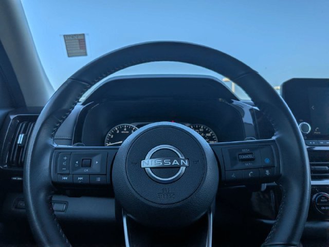 Used 2024 Nissan Pathfinder SV FWD image 27