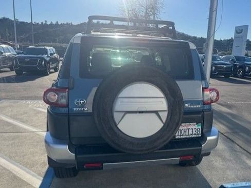 Used 2013 Toyota FJ Cruiser 2WD image 6