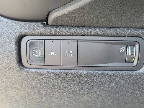 Used 2025 Chevrolet Equinox EV LT FWD image 26