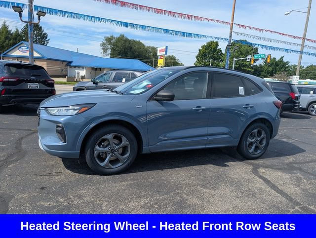 Used 2024 Ford Escape ST-Line w/ Tech Pack #1 AWD/4WD image 4